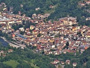 44 Zoom sul centro di Zogno con casa mia